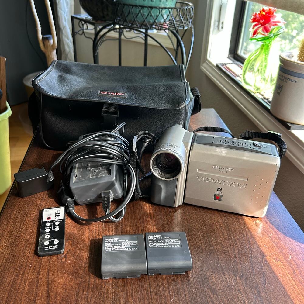 Sharp Model VL-E765U Silver Black View Camcorder With Charger batteries remote